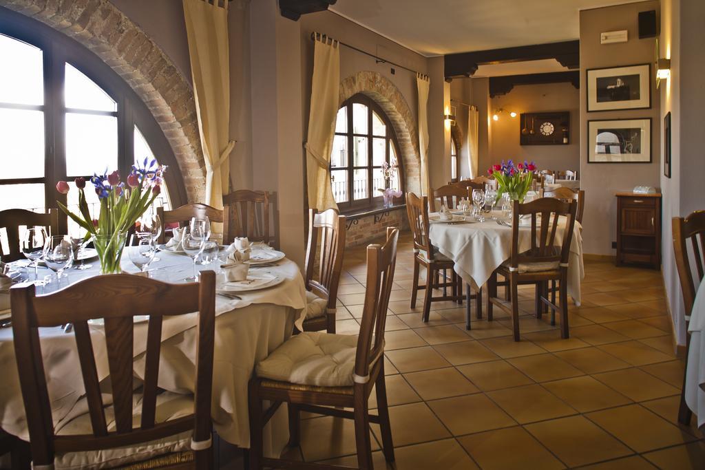Le Torri - Castiglione Falletto Extérieur photo